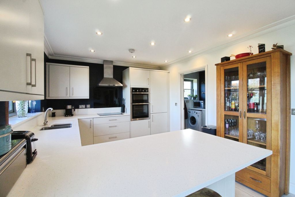 Property photo 2 of 35 Kitchen