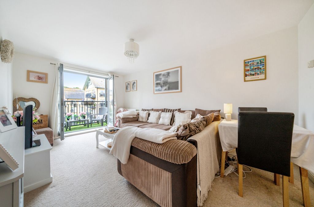 Property photo 2 of 22 1331200-7-6888E00...