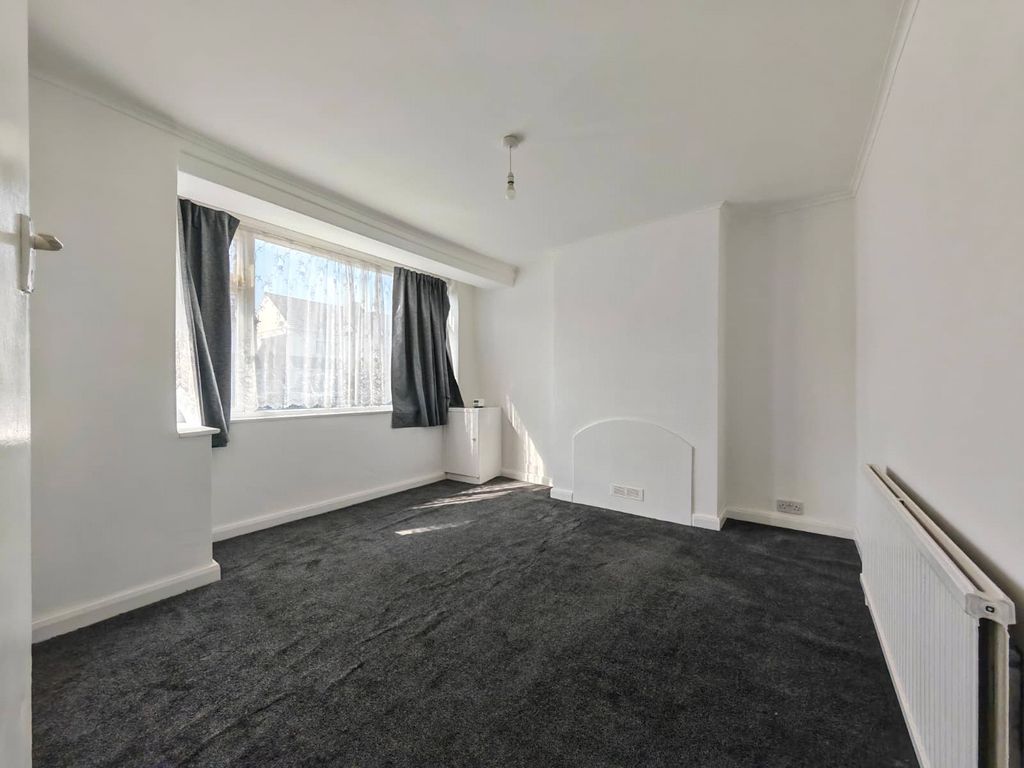 Property photo 2 of 8 Picture No. 44