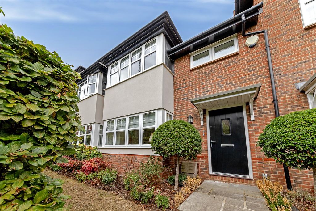 Property photo 1 of 22 8Mortimercres-9 - Copy - Copy.Jpg