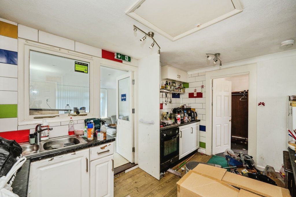 Property photo 3 of 20 Pbox-Img.Jpg