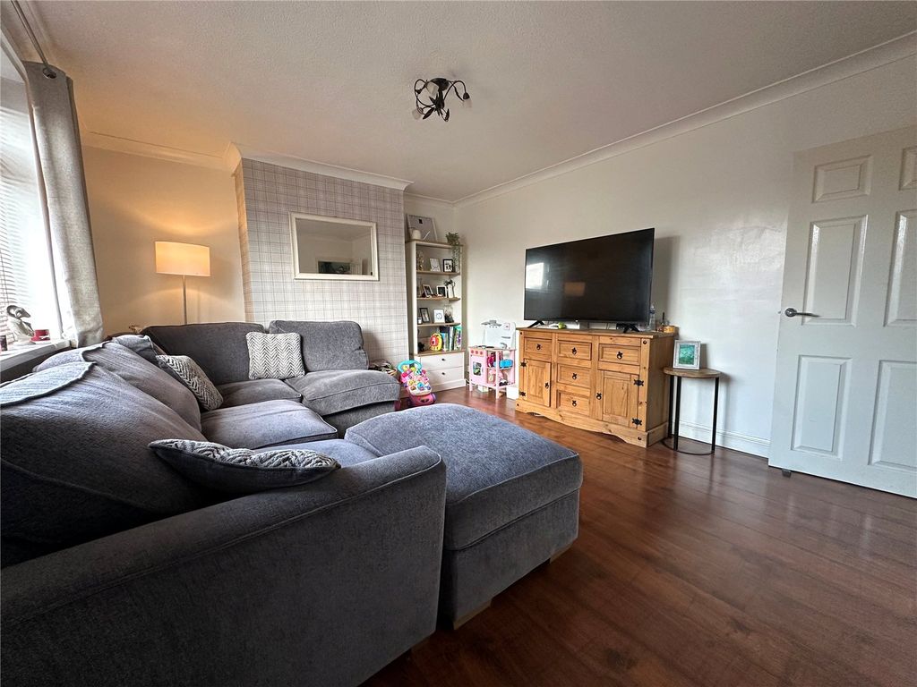 Property photo 2 of 15 Picture No. 23