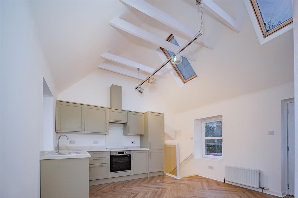 Property photo 3 of 18 5 North Union Street Monifieth-9.Jpg