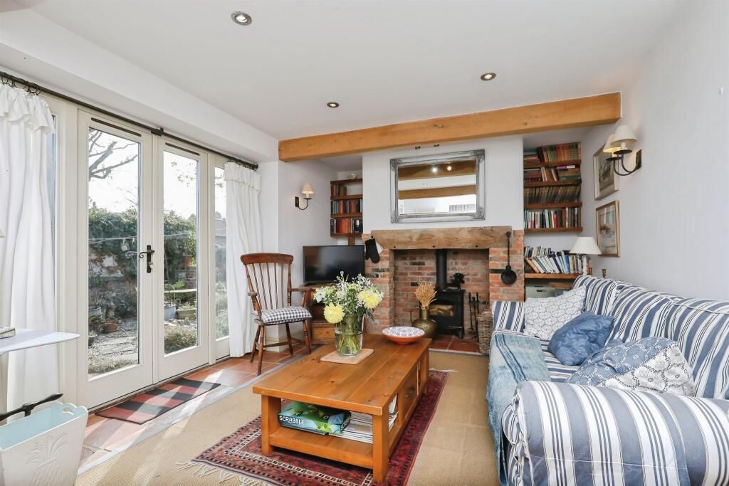 Property photo 3 of 16 Front