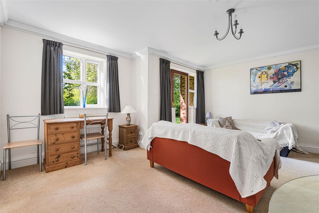 Property photo 2 of 13 4_80128.Jpg