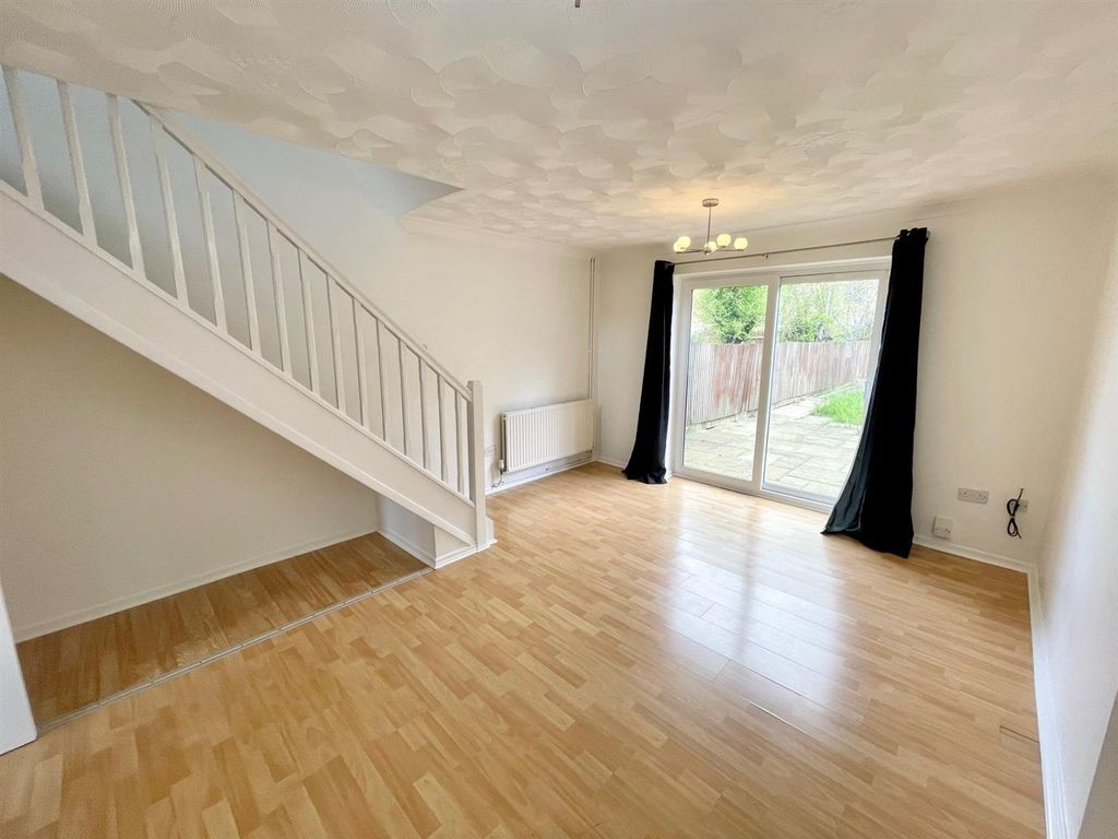 Property photo 2 of 11 Lounge 3.Jpg