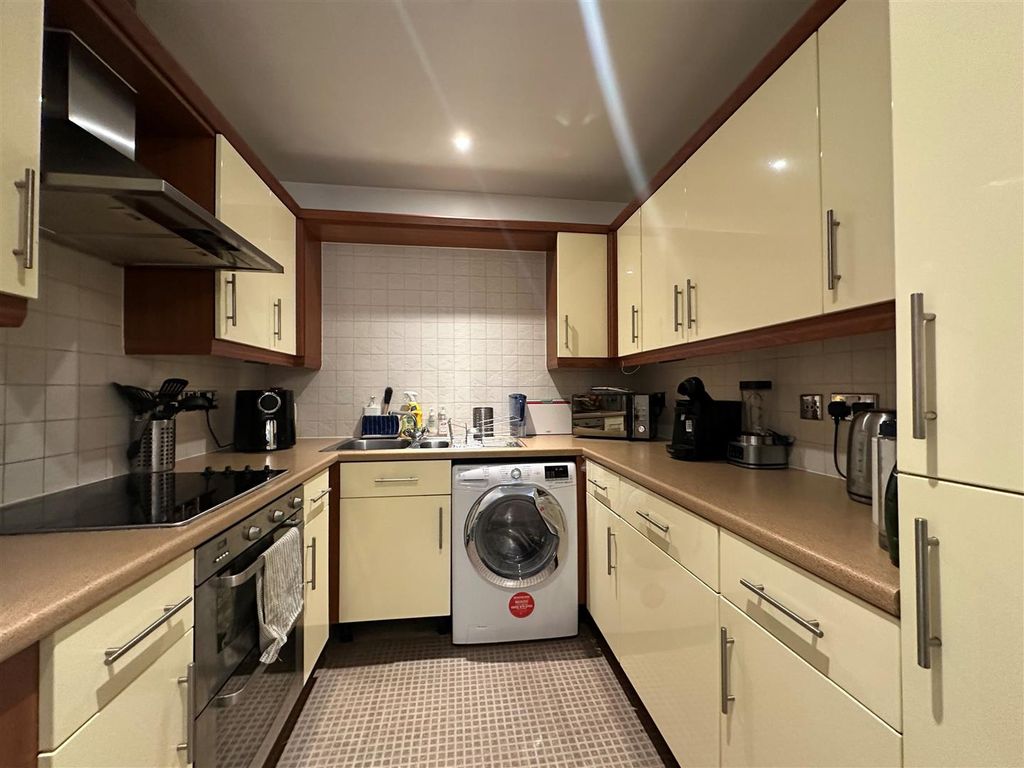 Property photo 3 of 6 Coopers Estate Agents
