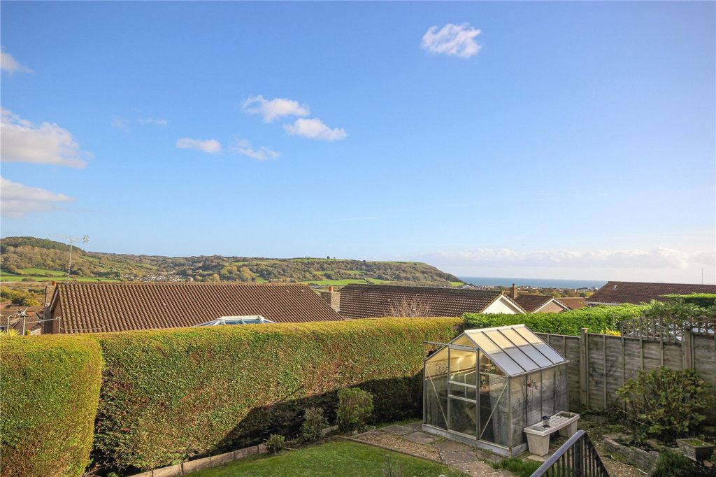 Property photo 2 of 16 Picture 2