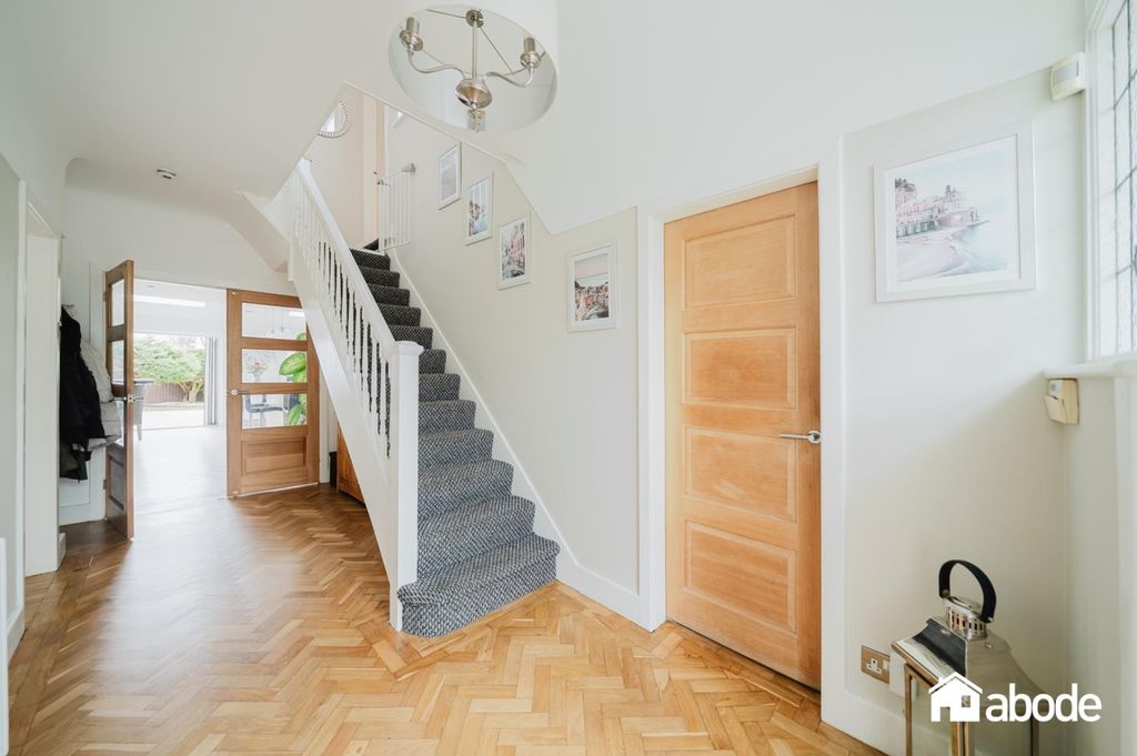 Property photo 3 of 35 Dsc09489-Hdr.Jpg