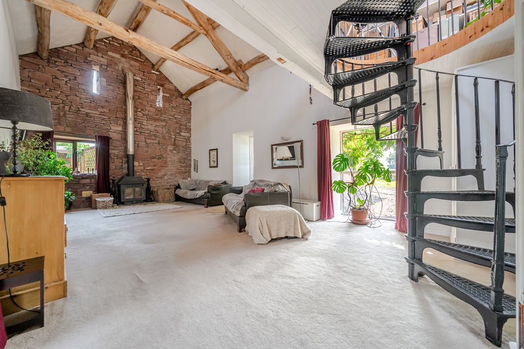 Property photo 2 of 37