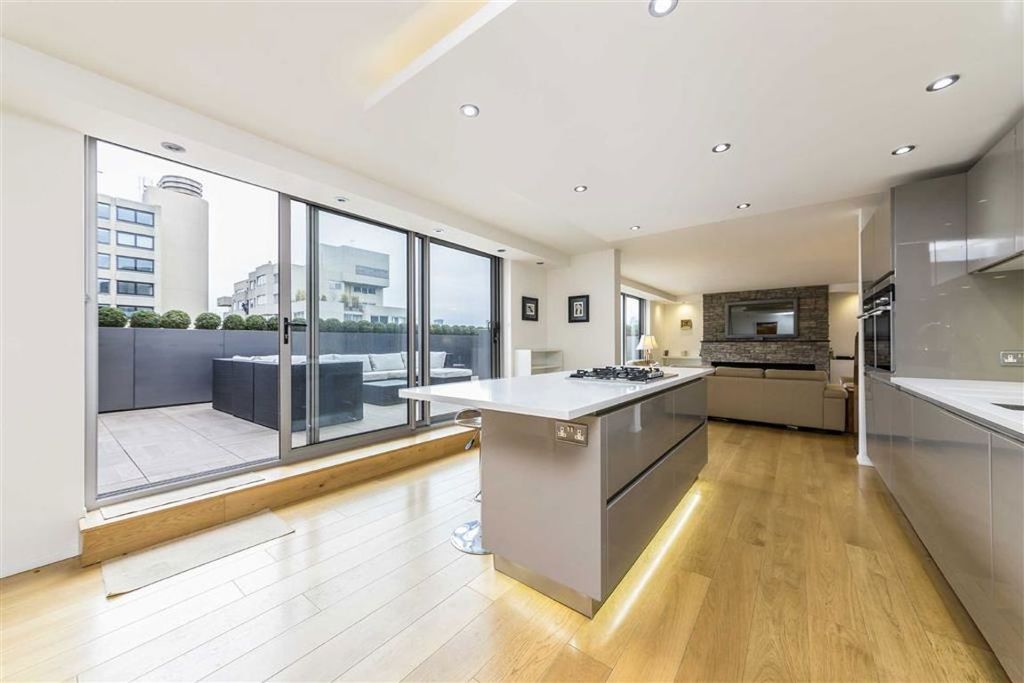 Property photo 3 of 8