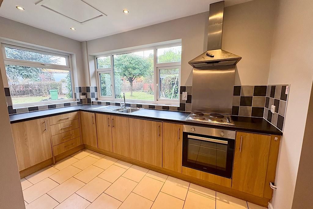 Property photo 2 of 7 Kitc.Jpg