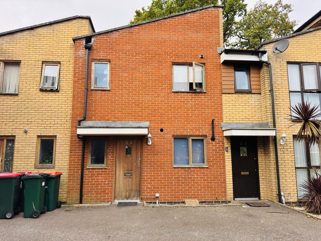 Property photo 1 of 15 Front (Exterior)