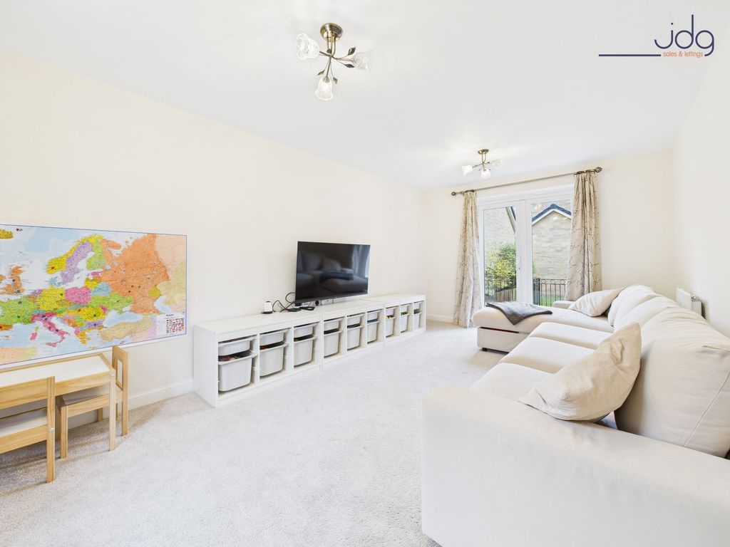 Property photo 3 of 16 Cosy Lounge With External Access