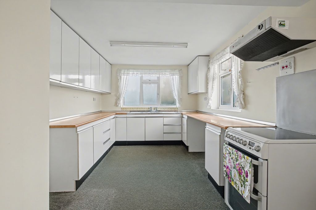 Property photo 3 of 29