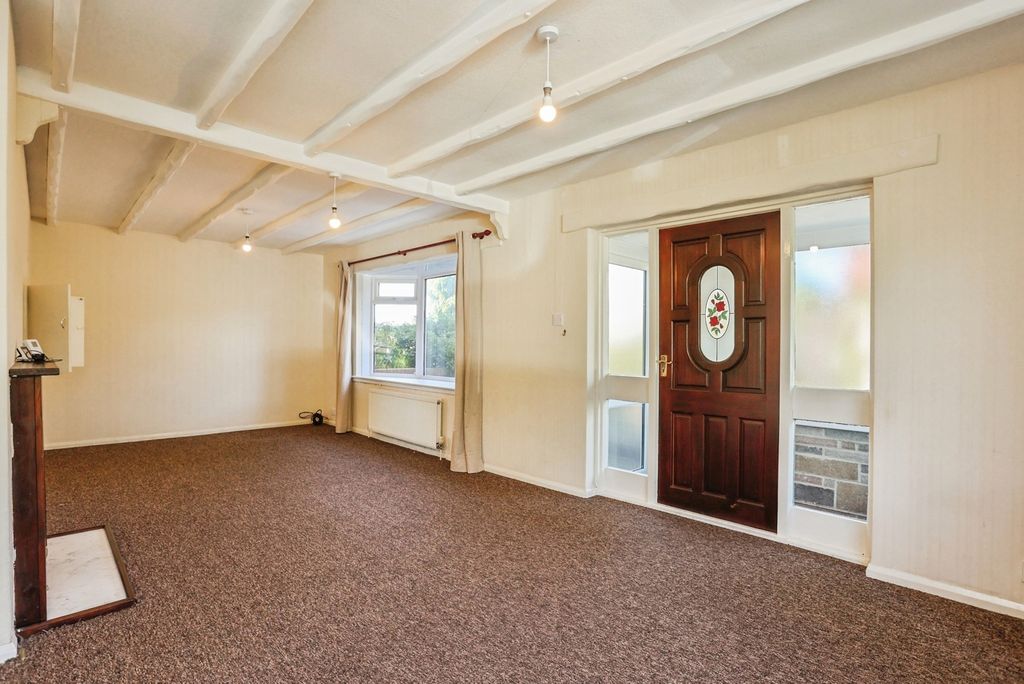 Property photo 3 of 17 Photo