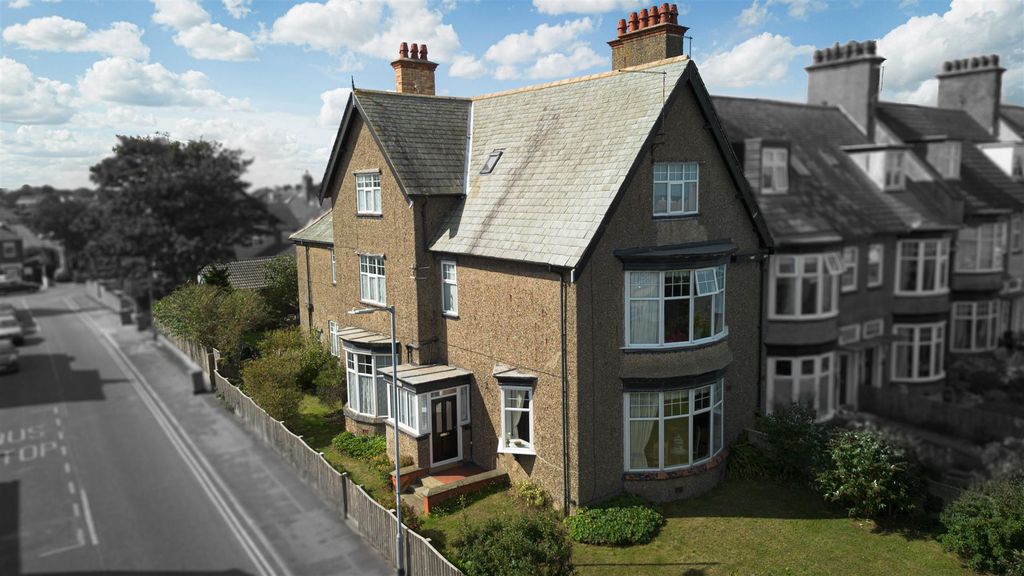 Property photo 1 of 35 Accommodation