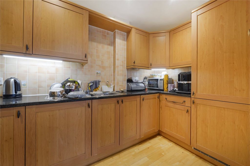 Property photo 1 of 18 Picture No. 17