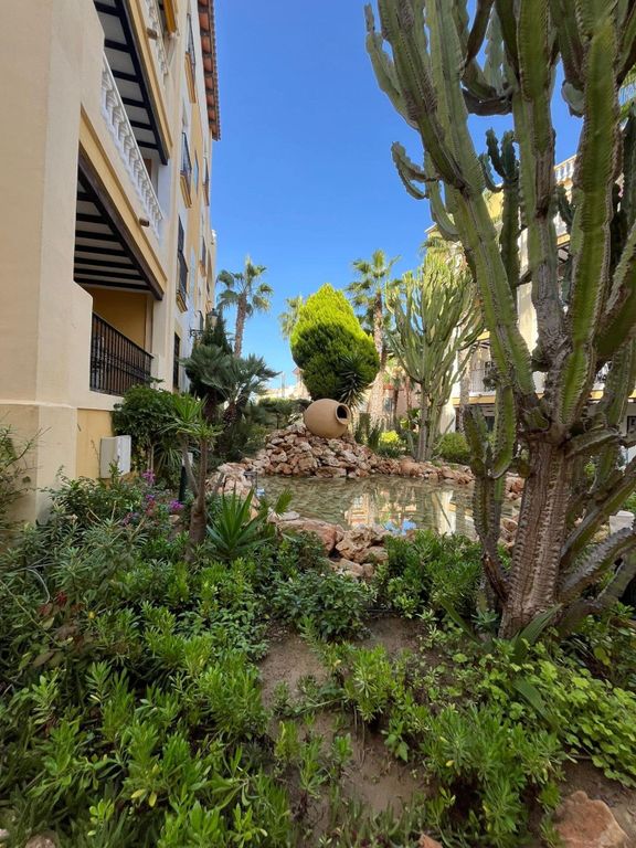 Property photo 2 of 35