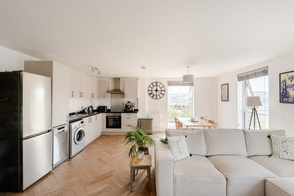 Property photo 2 of 17 11