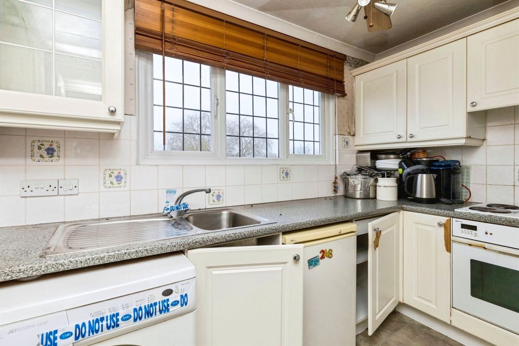 Property photo 3 of 12