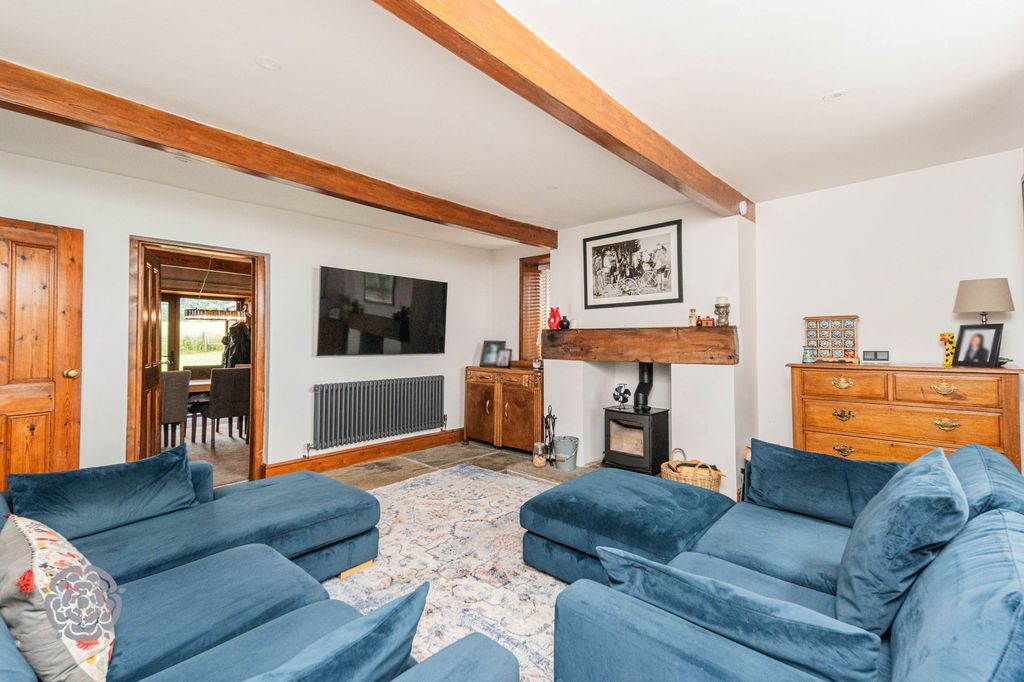 Property photo 2 of 46