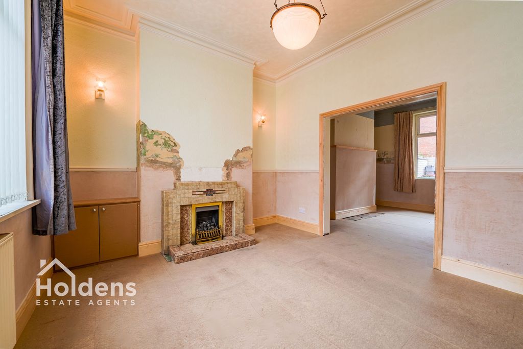 Property photo 2 of 17
