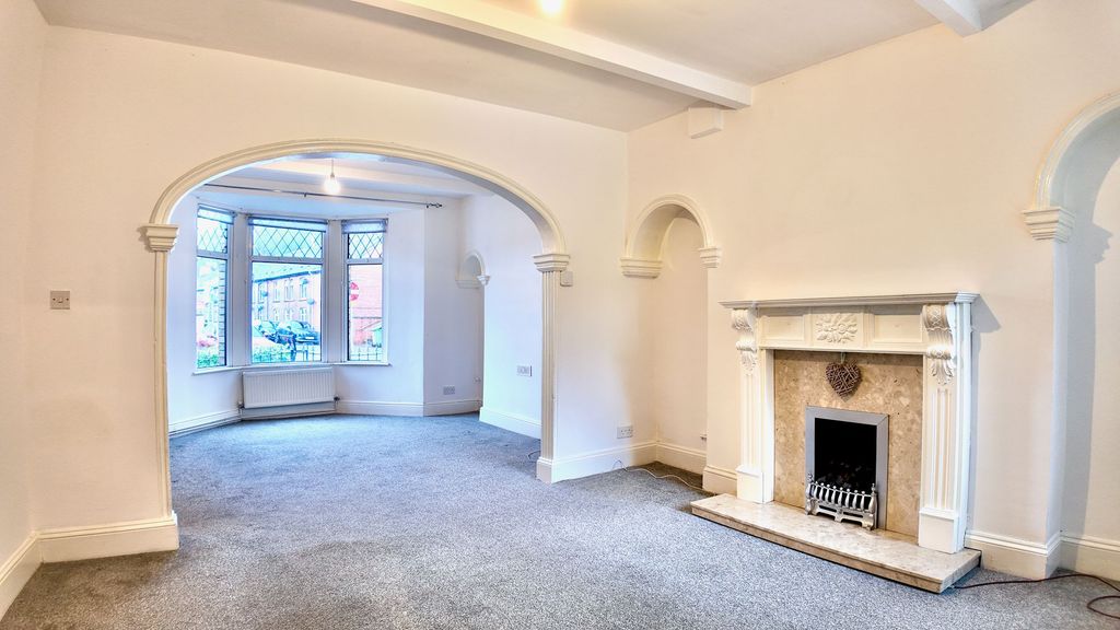 Property photo 2 of 34