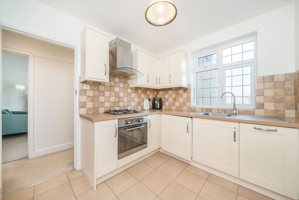 Property photo 2 of 6