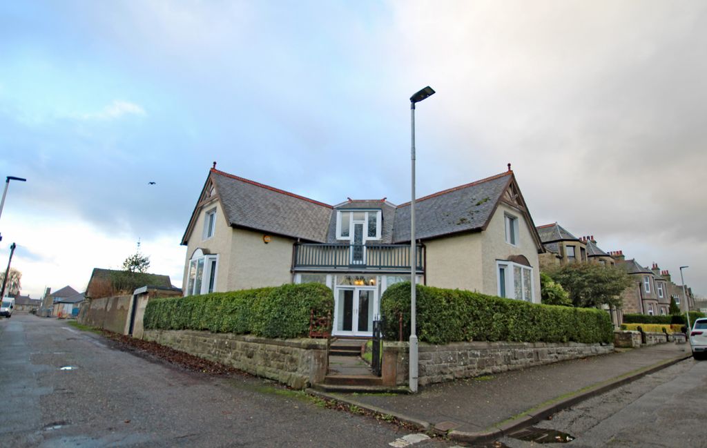 Property photo 1 of 31