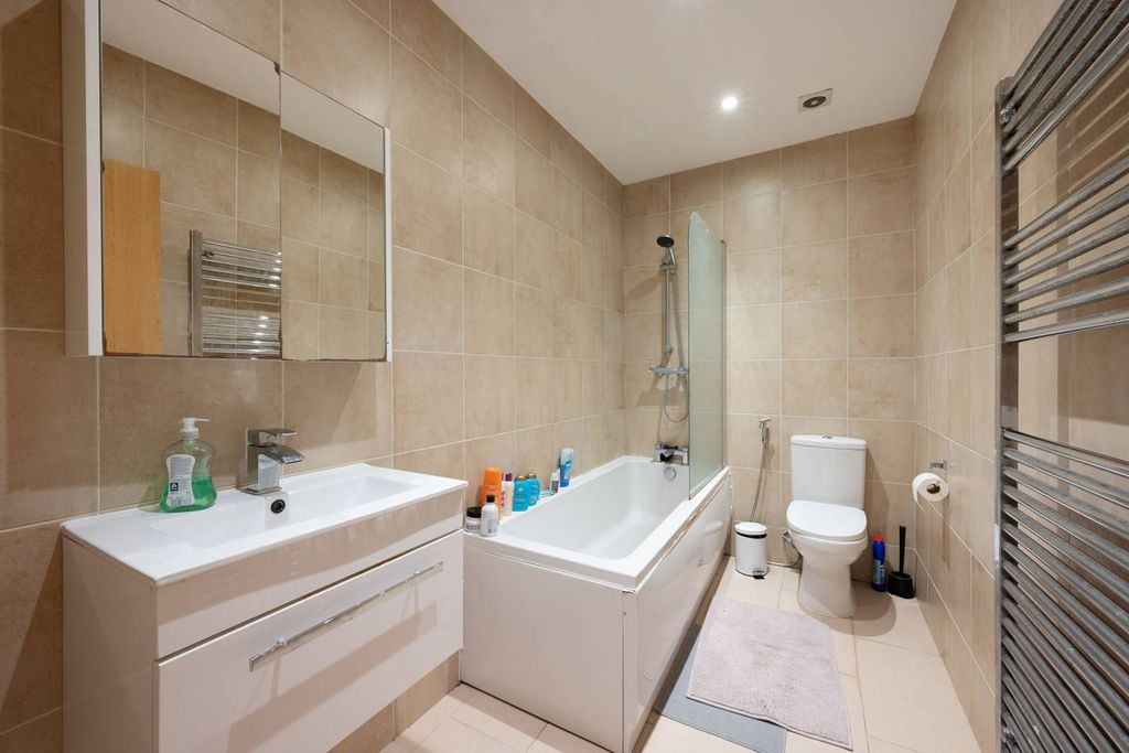 Property photo 1 of 5