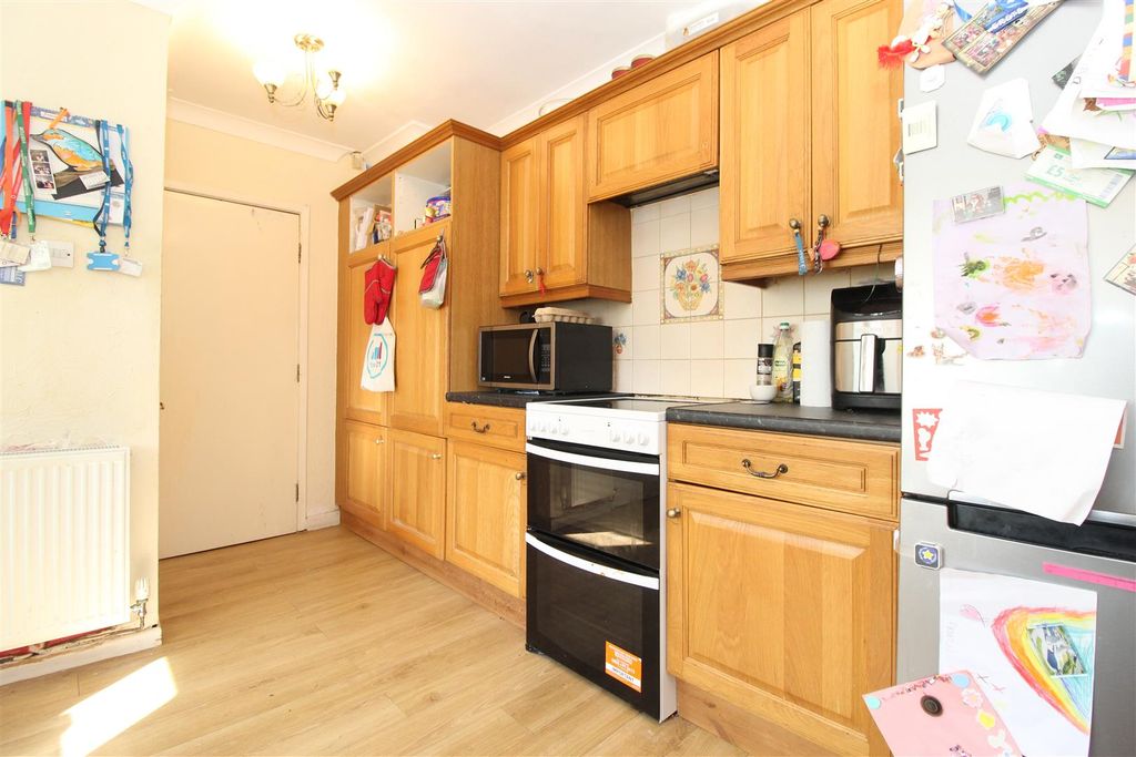 Property photo 2 of 17 Da0C2D2E-9E2C-439F-95E3-7839391547E5.Jpeg