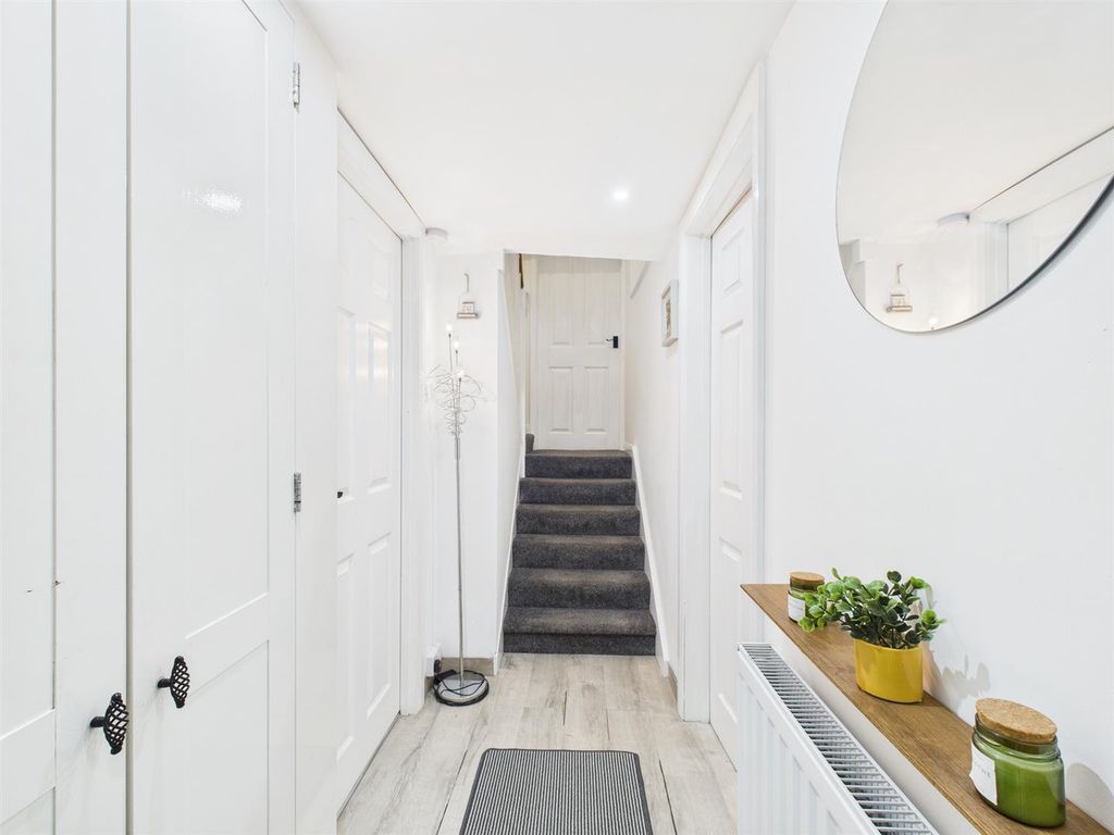 Property photo 2 of 34 Cam05474G0-Pr0048-Still001.Jpg