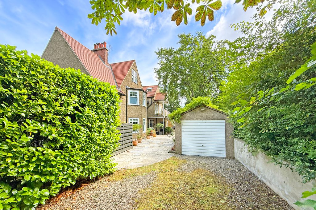 Property photo 3 of 18