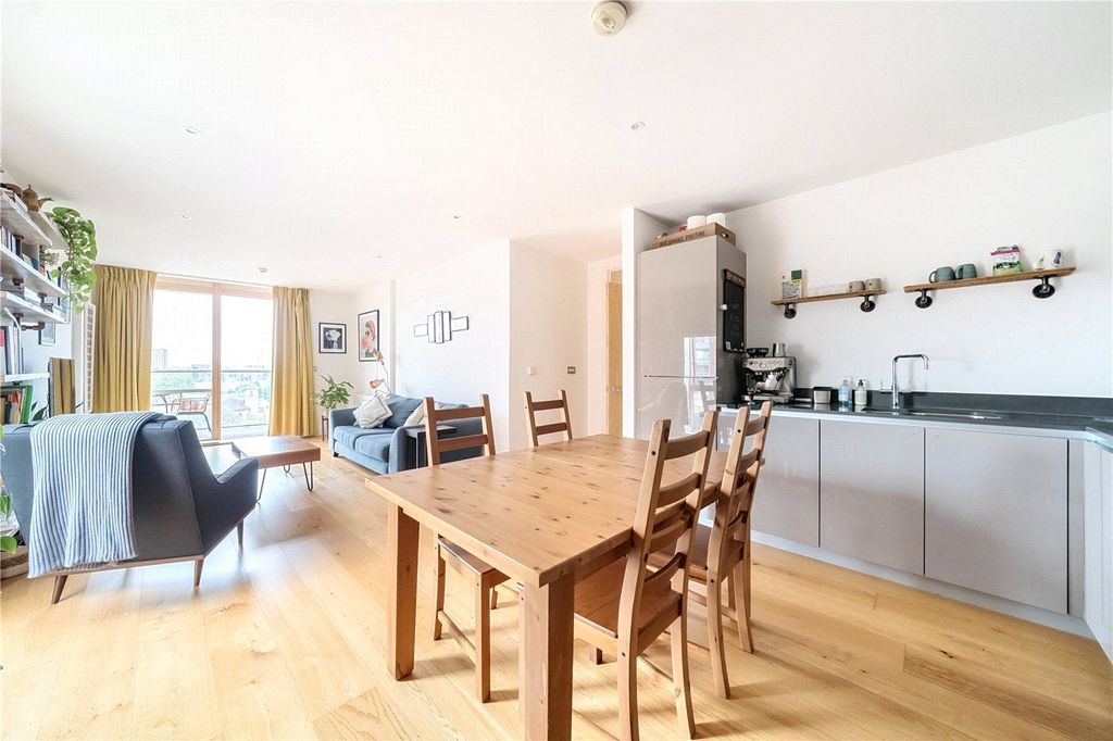 Property photo 3 of 17 Picture No. 05