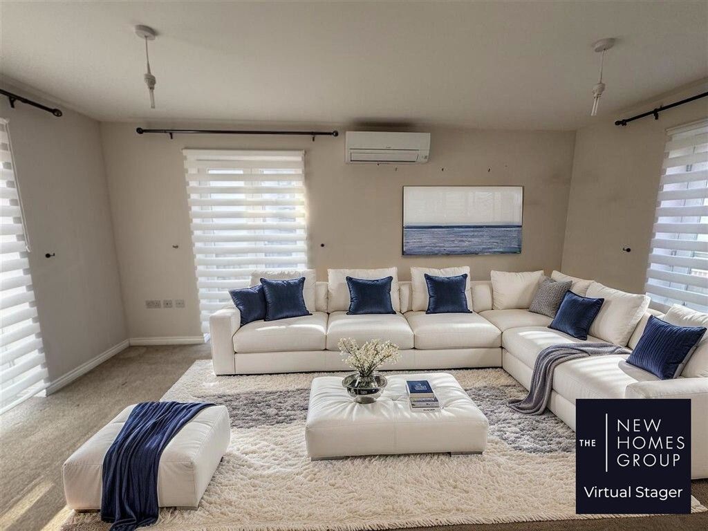 Property photo 3 of 12 Lounge