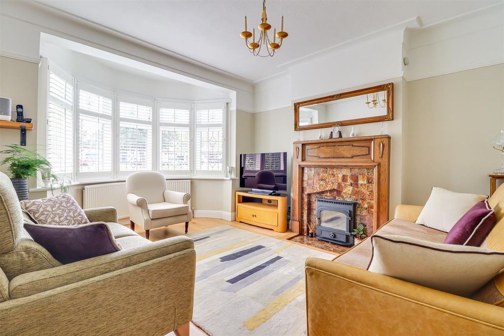 Property photo 3 of 20