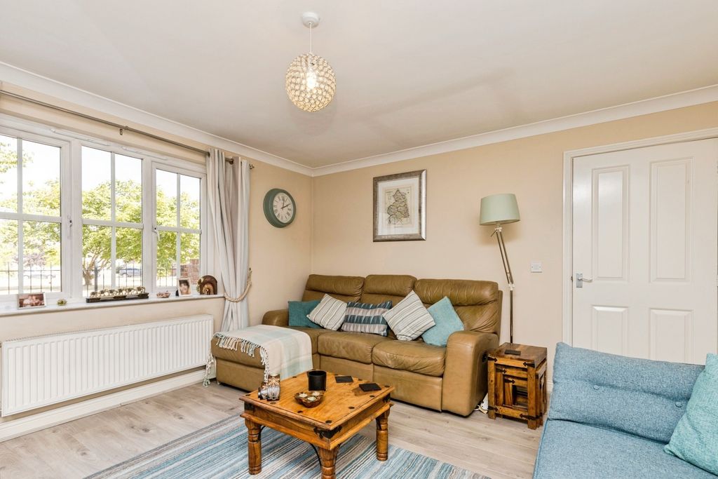 Property photo 3 of 20 Pbox-Img.Jpg