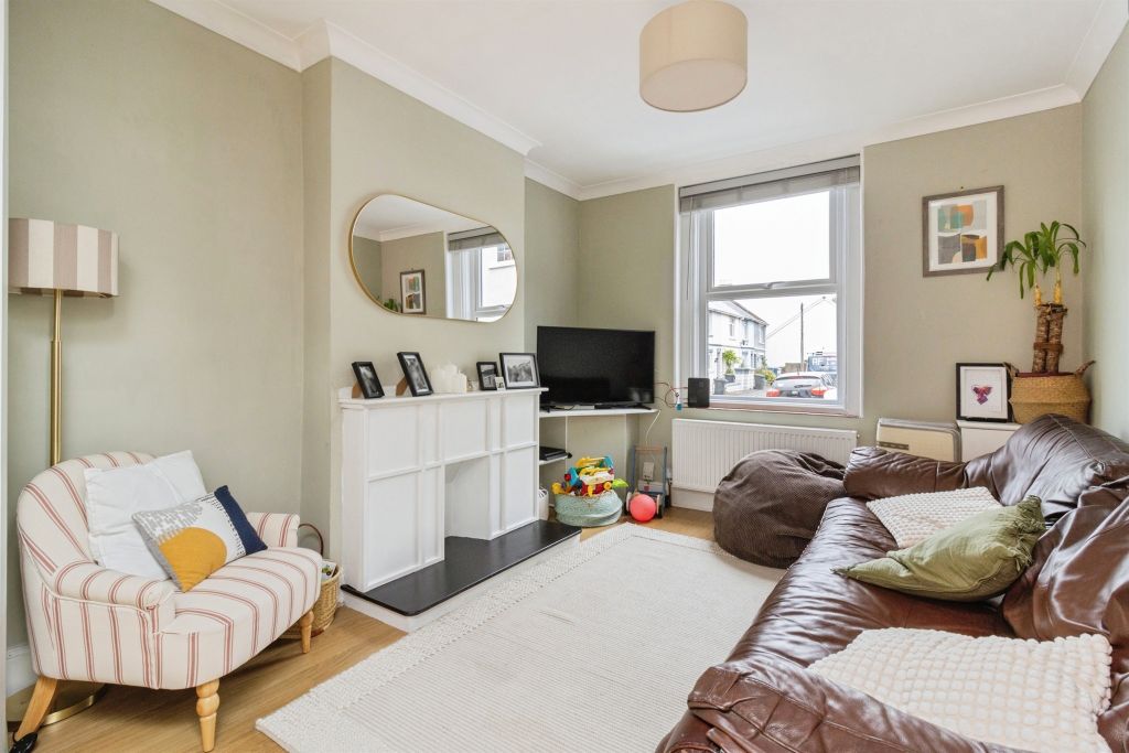 Property photo 2 of 17