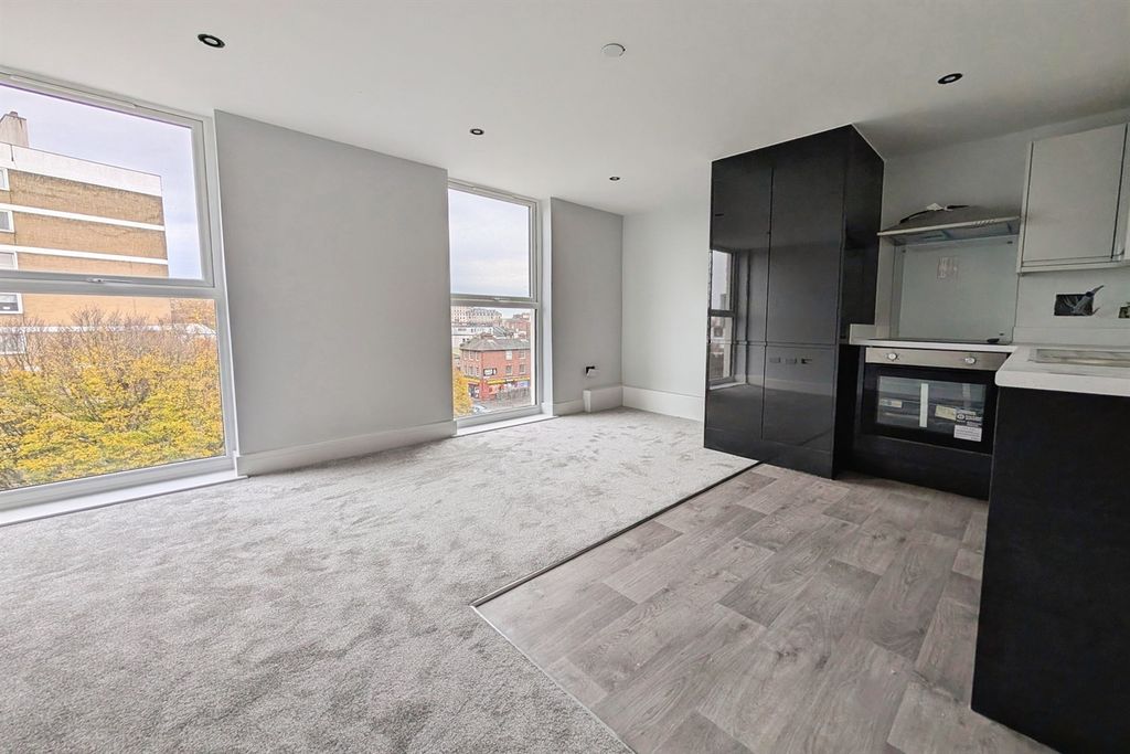 Property photo 2 of 5 (Main)