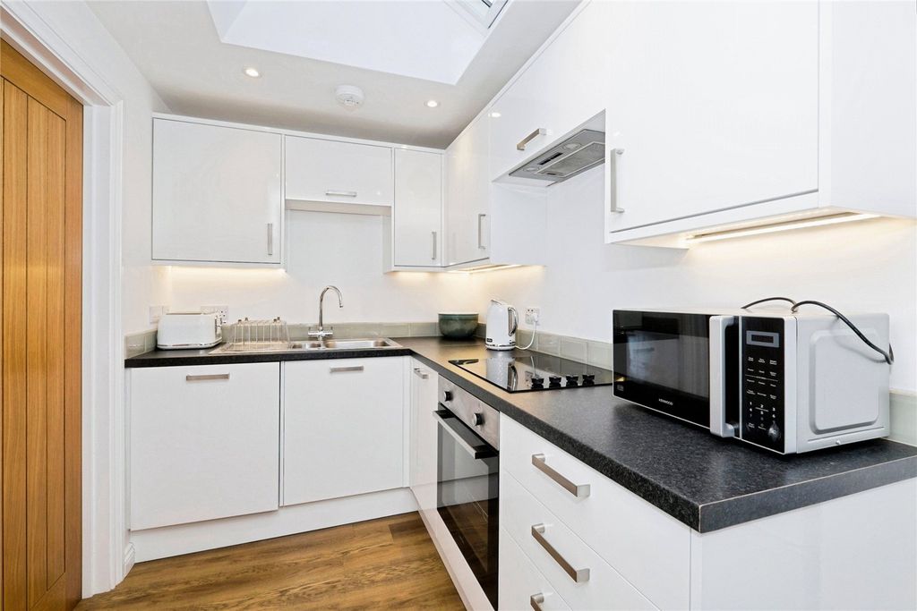 Property photo 3 of 21 Picture No. 15