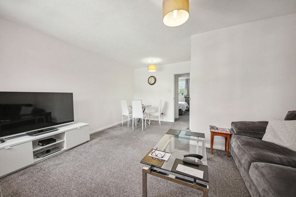 Property photo 2 of 7