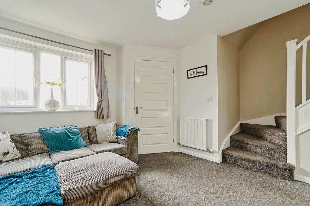 Property photo 2 of 13