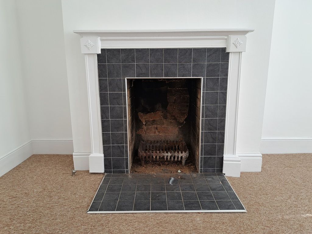 Property photo 3 of 8 Open Working Fire