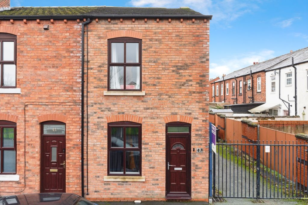 Property photo 1 of 15