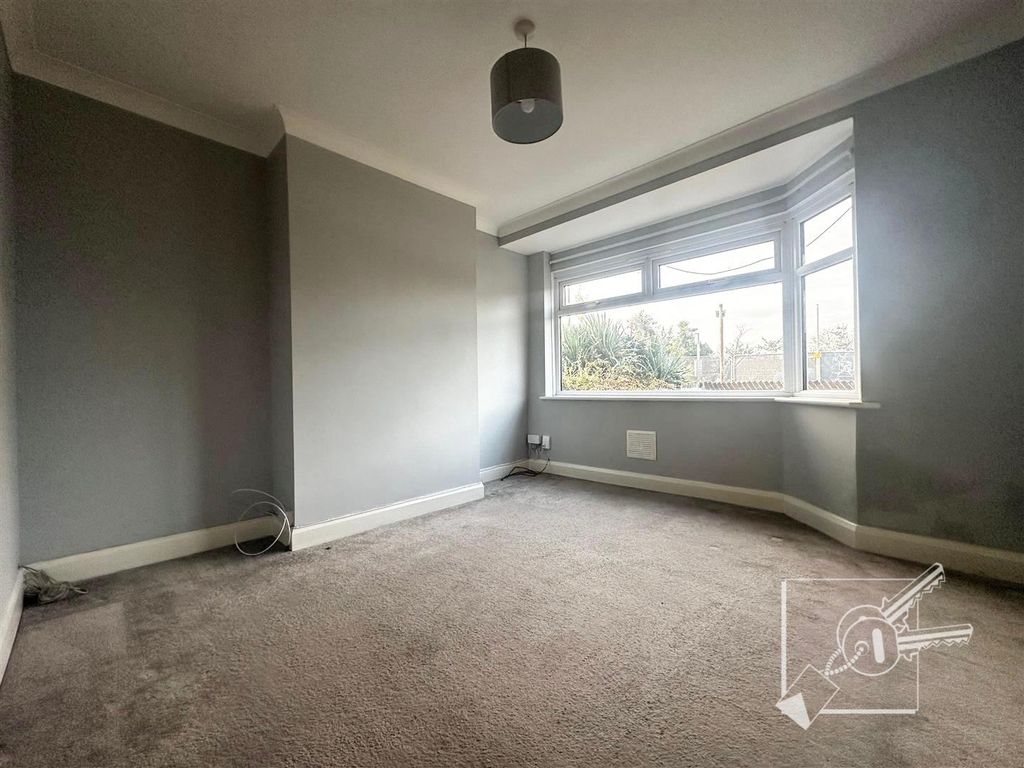 Property photo 2 of 7 Living Room