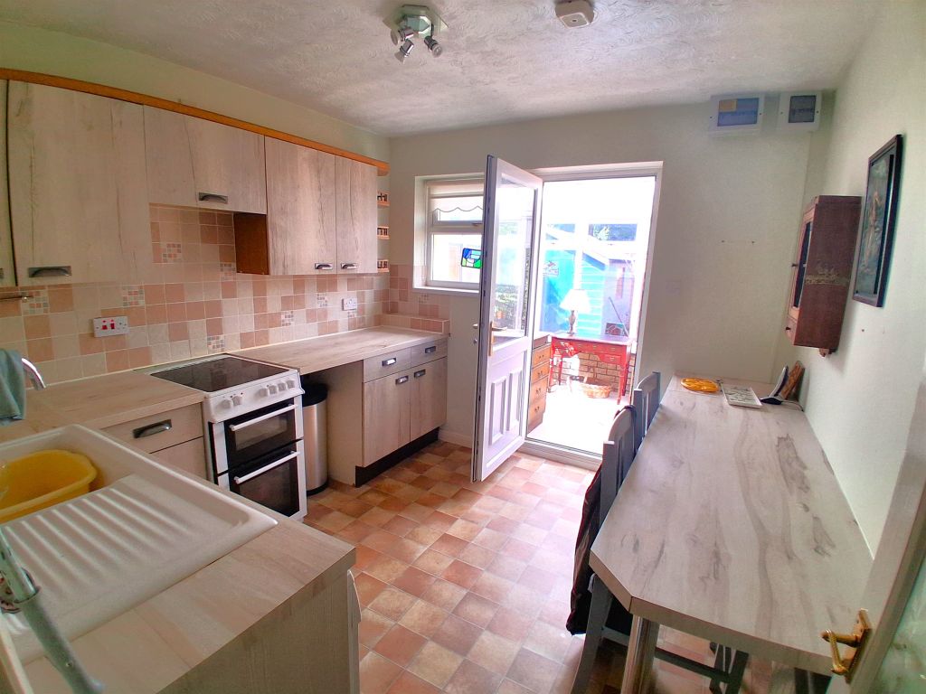 Property photo 2 of 19