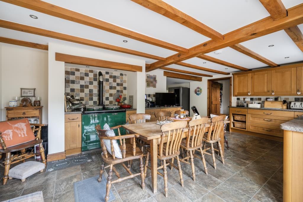 Property photo 2 of 31 Kitchen