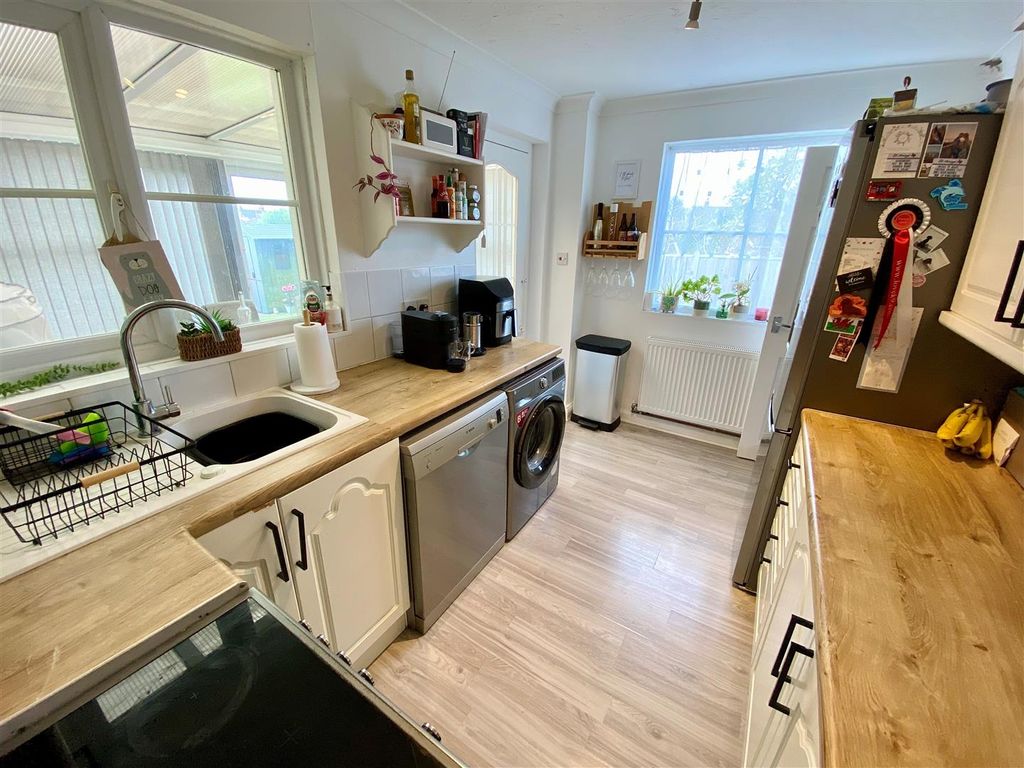 Property photo 3 of 14 Holykit2.Jpg