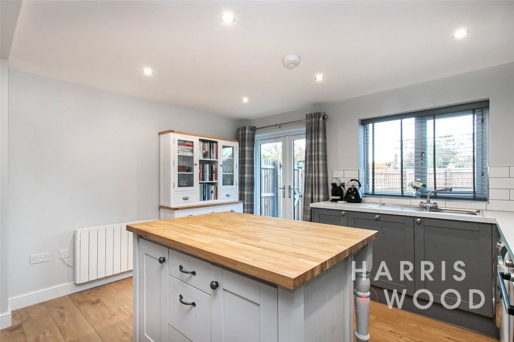 Property photo 2 of 34 4608632